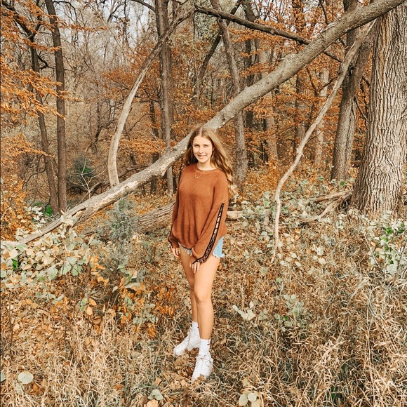 Meet your Posher, Kayla - Picture 1 of 1